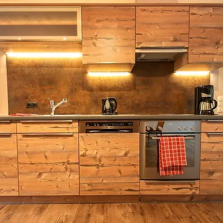 シャレー Alpinhome トゥクス